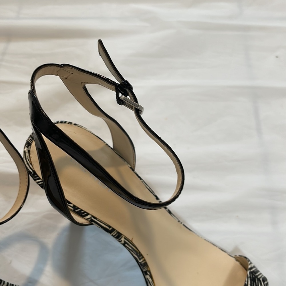 Nine West women’s NWOT strapped heel size 10 - Picture 3 of 9